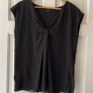 Pretty black sleeveless top